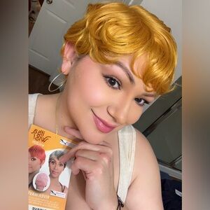 Hair Wig in Vibrant Gold